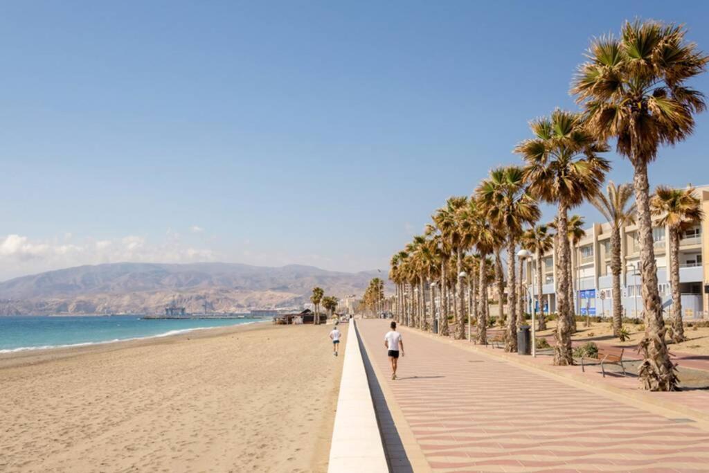 El Rinconcito Cubano En La Playa Apartment Almeria Exterior photo