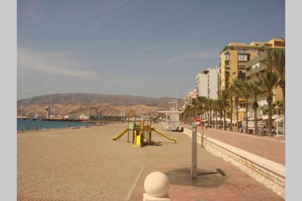 El Rinconcito Cubano En La Playa Apartment Almeria Exterior photo
